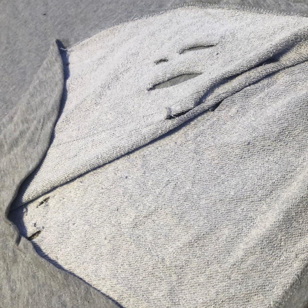 Grey shirt - Picture 2 of 3